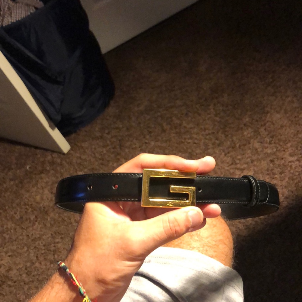 Beautiful but simple men’s gucci belt